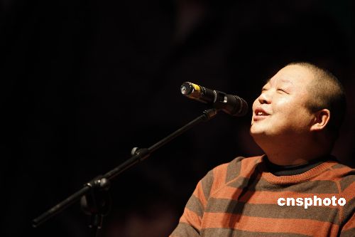 图:臧天朔北京义演为贫寒学子筹集回家过年路费