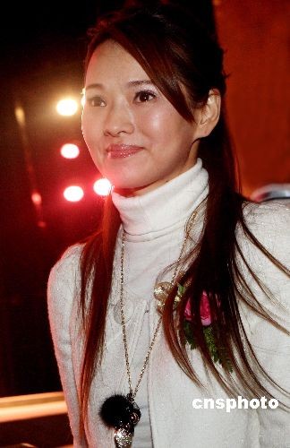 伊能静陷不伦恋丢掉保养品代言 哈林在家痛哭
