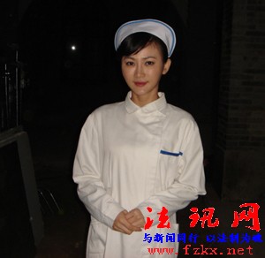 清纯护士是李嘉一在剧中潜伏的一个身份-法讯网