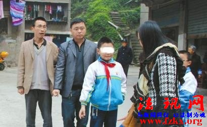 3名儿童扶摔倒老太被指撞人续：警方以欺诈立案